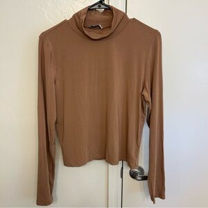 Aritzia Babaton Tan Brown Long Sleeve Turtleneck Tee Super Soft Size Large